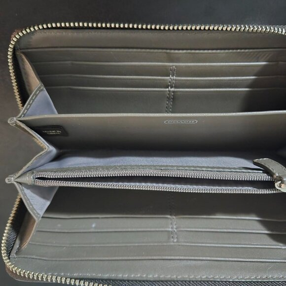 Coach Julia Patent Leather Zip-Around Wallet - Picture 3 of 6